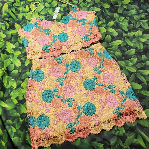 Ark & Co Pastel Crochet 2 piece Skirt & Crop Top size Medium - Picture 1 of 15